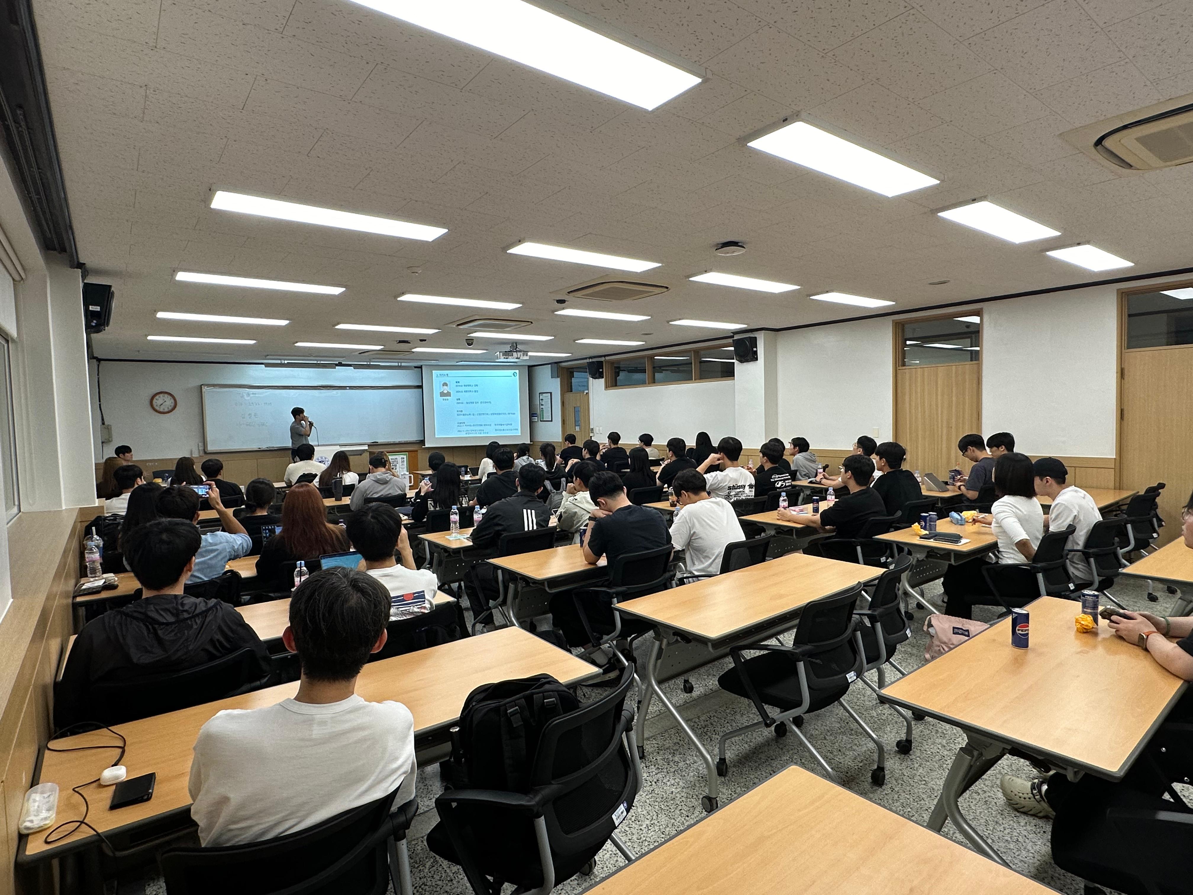 09.25 졸업생 초청 취업특강_03.jpg 첨부 이미지