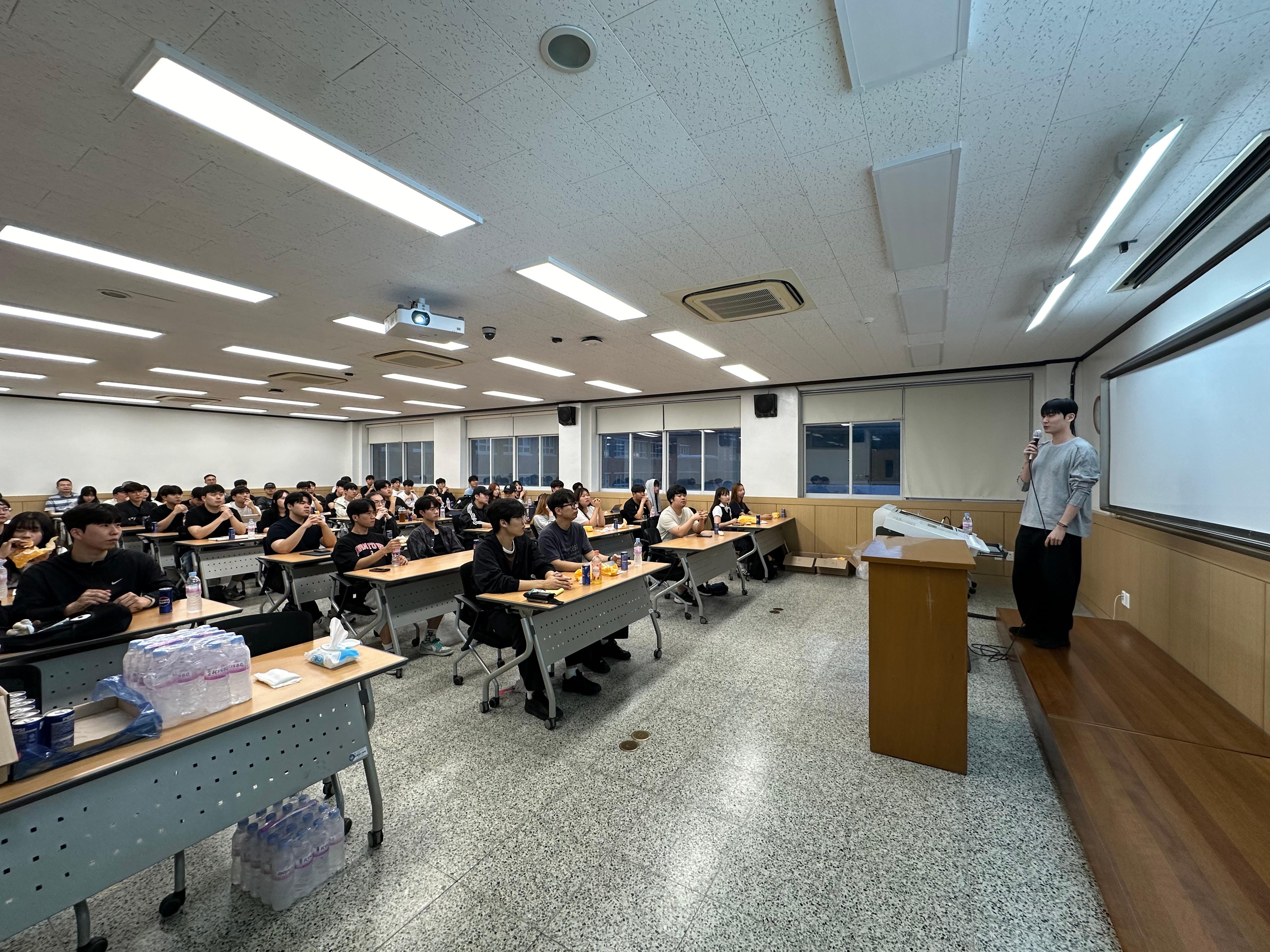 09.25 졸업생 초청 취업특강_05.jpg 첨부 이미지