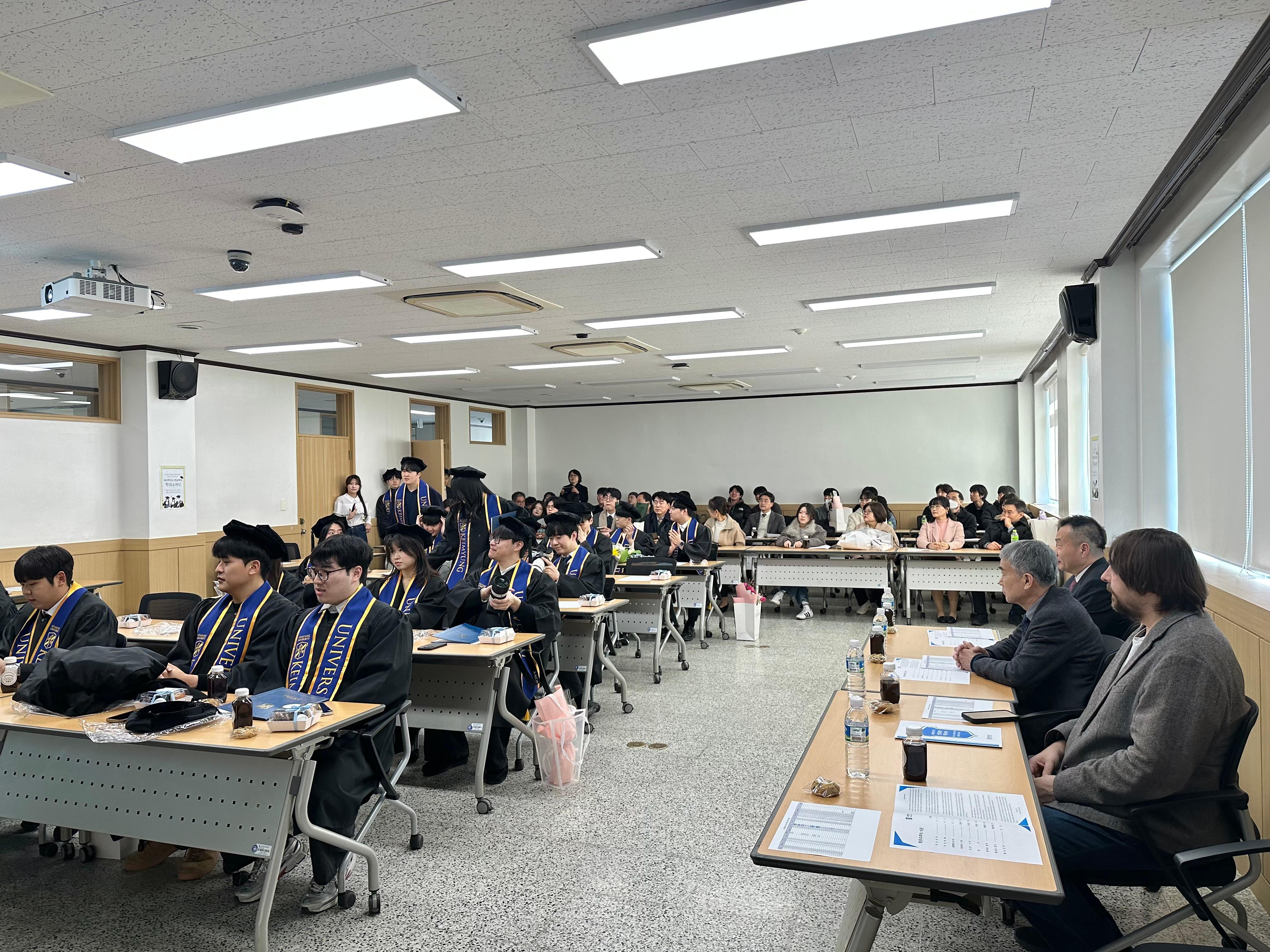 학위수여식_7.jpg 첨부 이미지